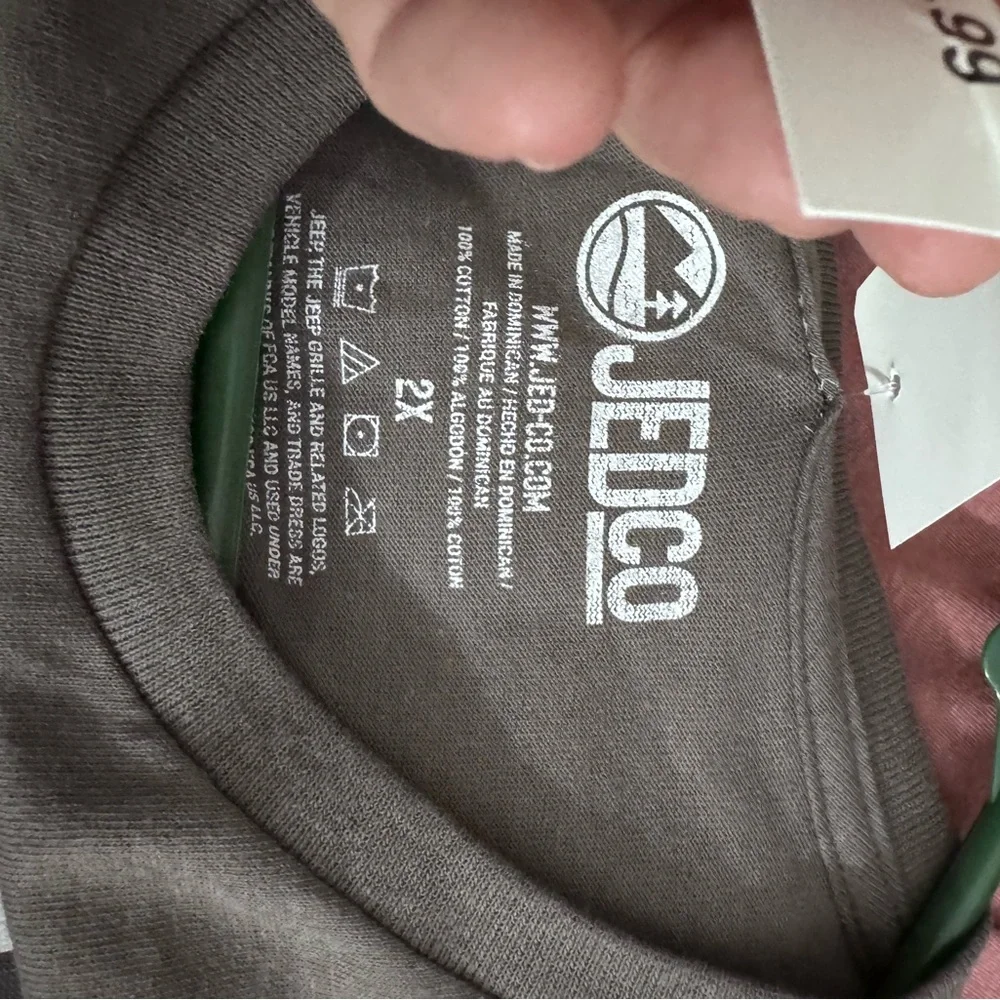 Jeep Logo T-Shirt in Gray - Picture 3 of 3